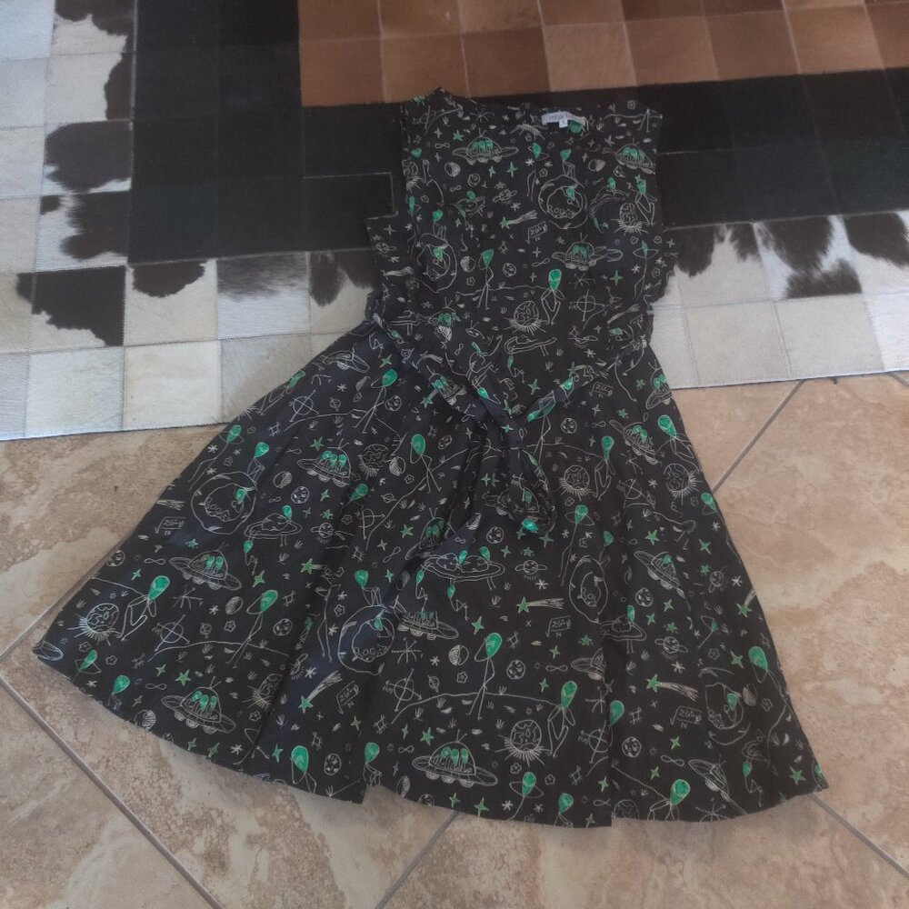 Unique Vintage   Alien print  dress size 1x New